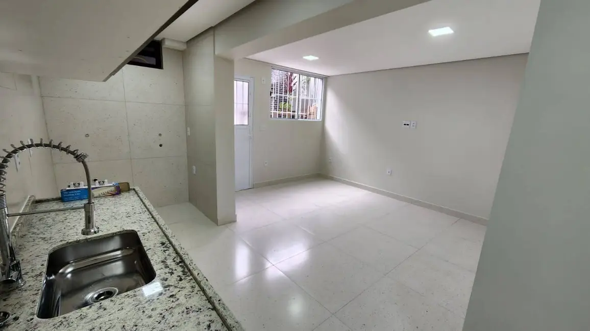 Foto 4 de Casa com 2 quartos para alugar, 60m2 em Jardim Fernandes, São Paulo - SP