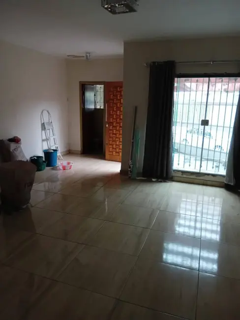 Sobrado com 3 quartos para alugar, 150m2 em Jardim Piqueroby, São Paulo - SP - imagem 4 Foto 4 de Sobrado com 3 quartos para alugar, 150m2 em Jardim Piqueroby, São Paulo - SP