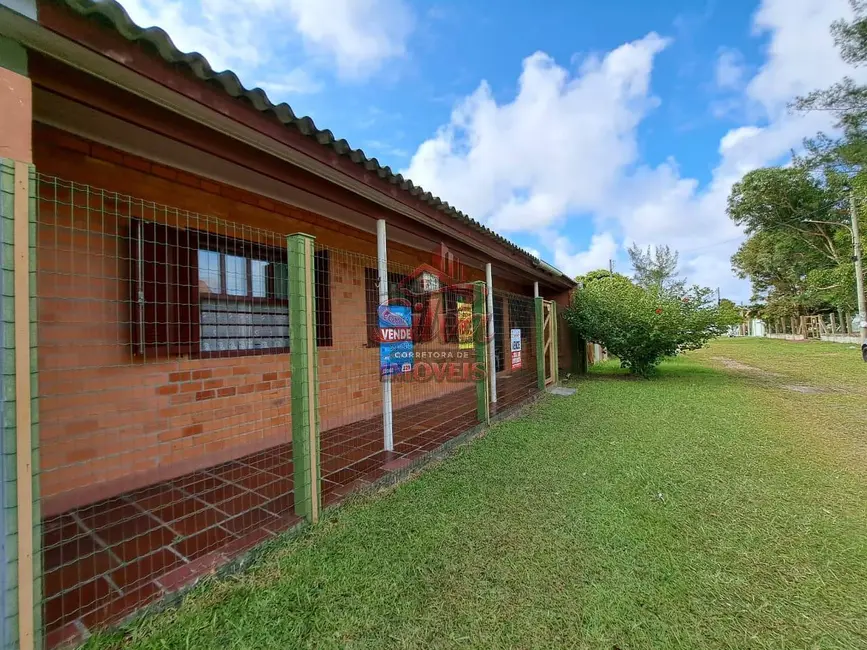 Foto 1 de Casa à venda, 175m2 em Imbe - RS