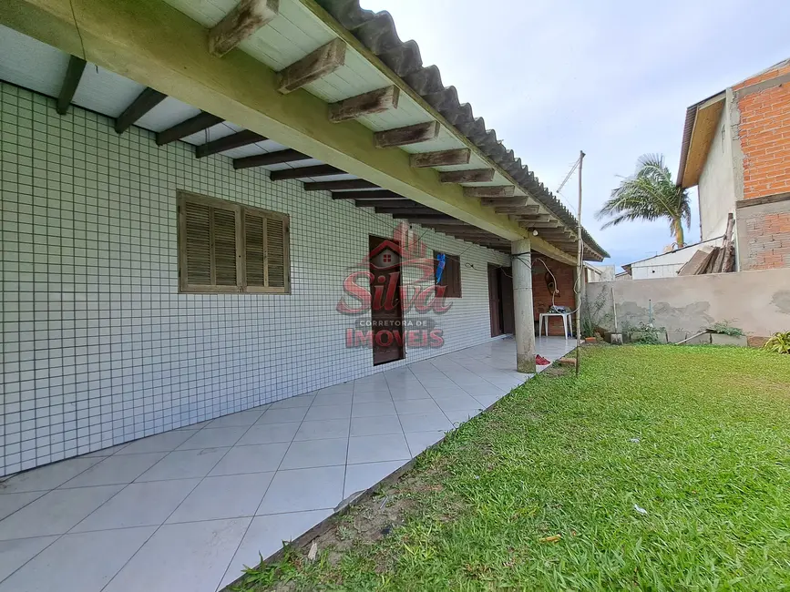 Foto 2 de Casa com 3 quartos à venda em Imbe - RS