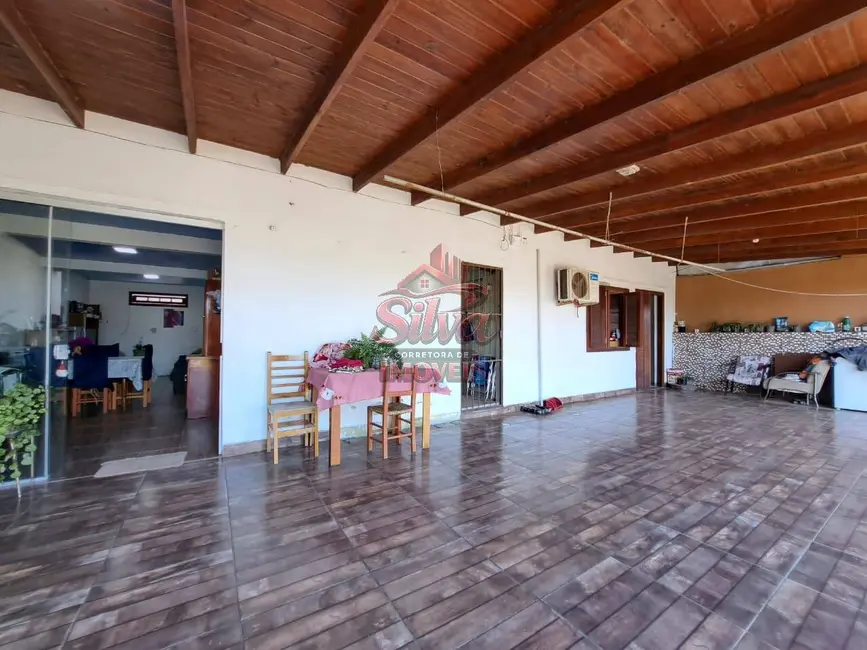 Foto 1 de Casa com 4 quartos à venda em Imbe - RS