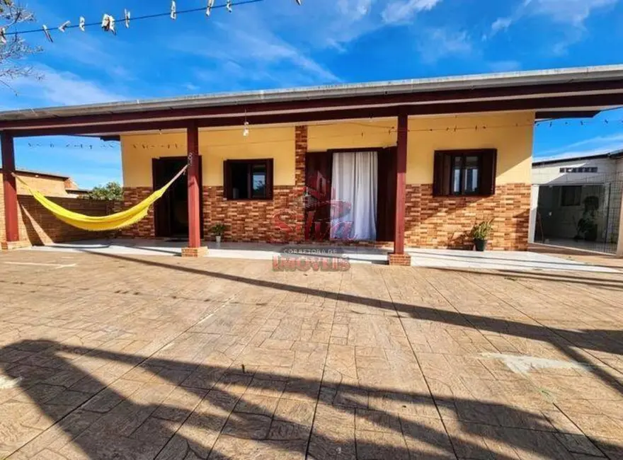 Foto 1 de Casa com 5 quartos à venda em Imbe - RS