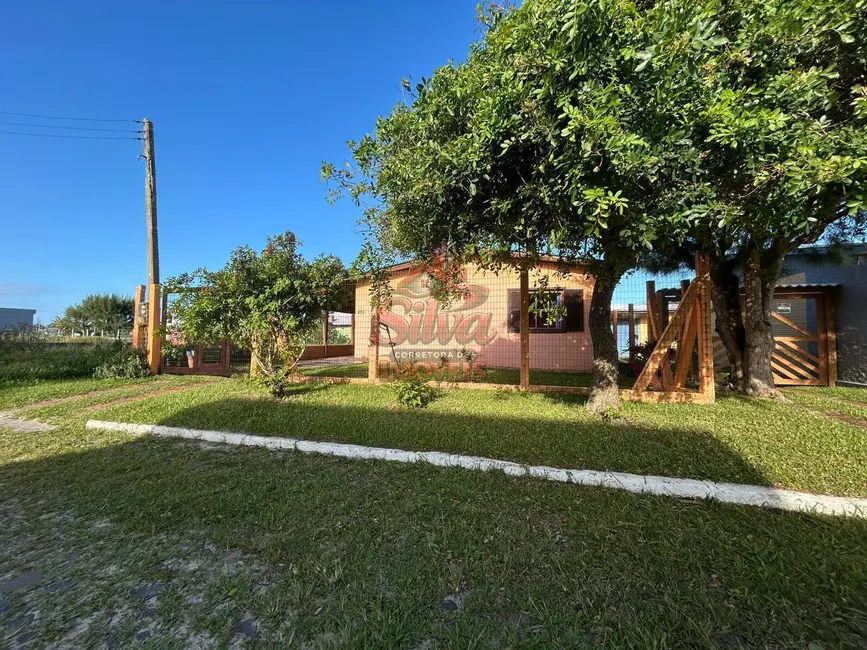 Foto 2 de Casa com 3 quartos à venda, 300m2 em Imbe - RS