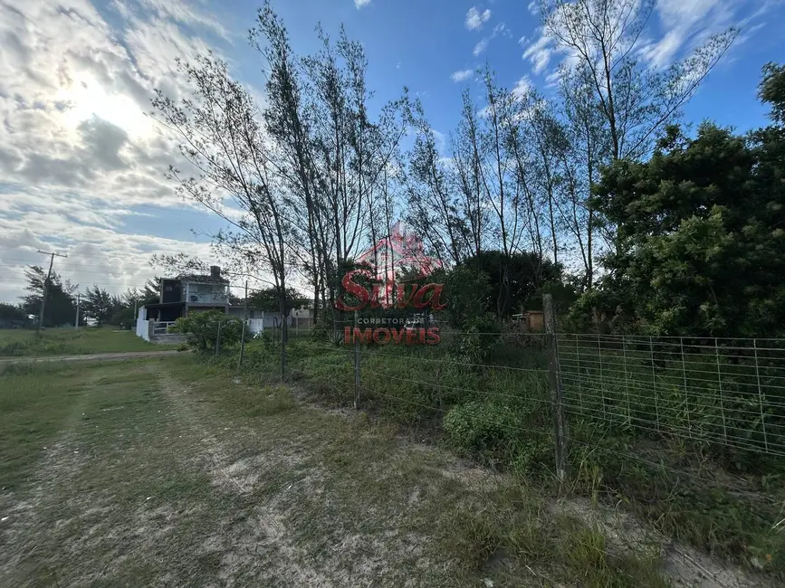 Foto 1 de Terreno / Lote à venda, 300m2 em Imbe - RS