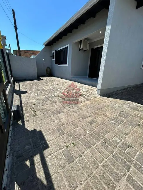 Foto 2 de Casa com 3 quartos à venda, 300m2 em Imbe - RS