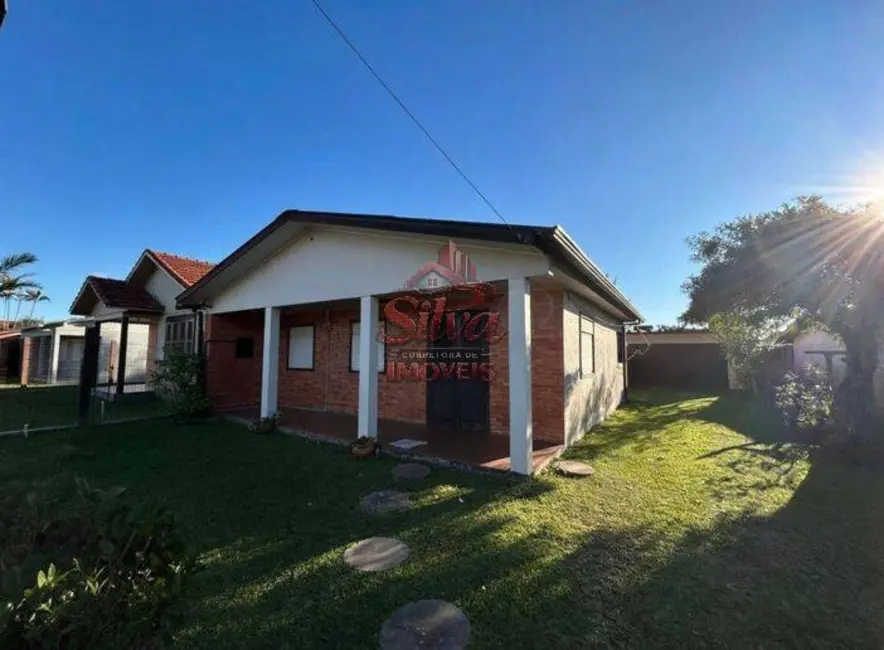 Foto 2 de Casa com 4 quartos à venda, 300m2 em Imbe - RS