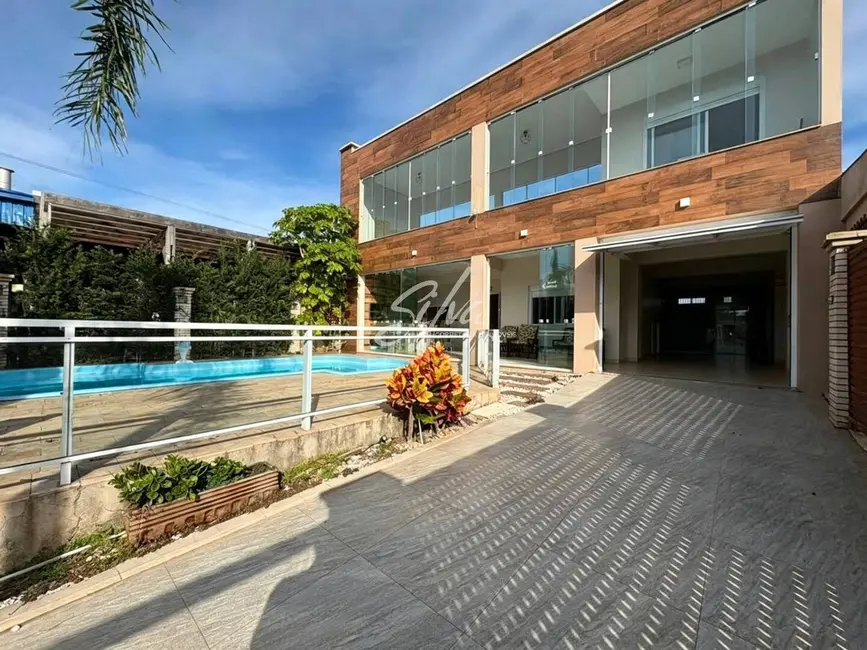 Foto 1 de Casa com 4 quartos à venda, 300m2 em Imbe - RS