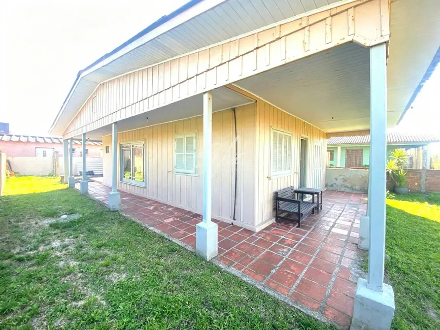 Foto 2 de Casa com 4 quartos à venda em Imbe - RS