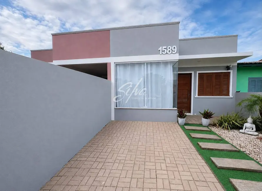 Foto 1 de Casa com 2 quartos à venda, 150m2 em Tramandai - RS