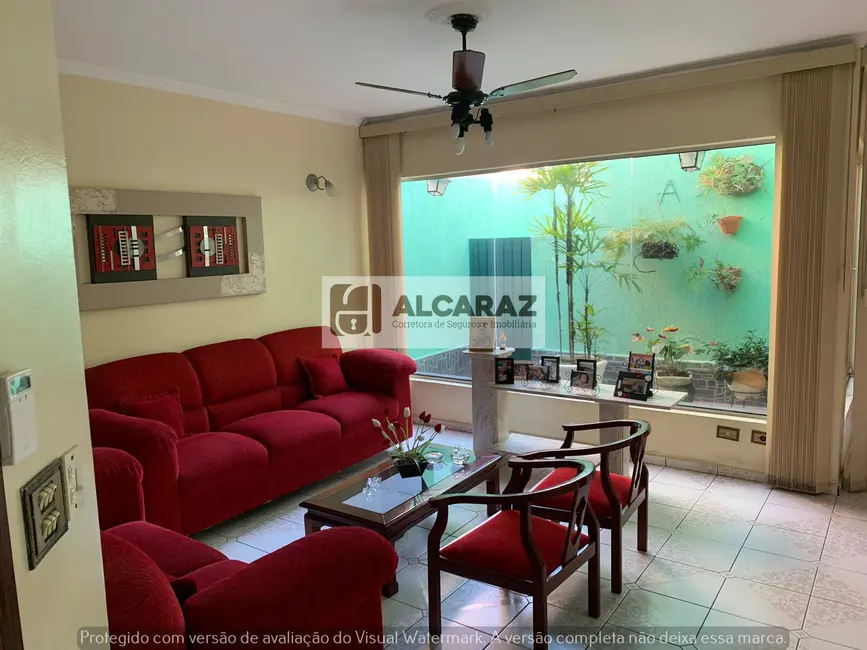 Casa com 3 quartos para alugar, 250m2 em Chácaras Rurais Santa Maria, Jacarei - SP - imagem 2 Foto 2 de Casa com 3 quartos para alugar, 250m2 em Chácaras Rurais Santa Maria, Jacarei - SP