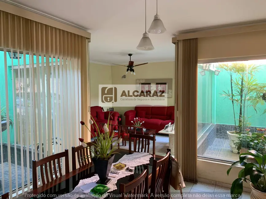 Casa com 3 quartos para alugar, 250m2 em Chácaras Rurais Santa Maria, Jacarei - SP - imagem 1 Foto 1 de Casa com 3 quartos para alugar, 250m2 em Chácaras Rurais Santa Maria, Jacarei - SP