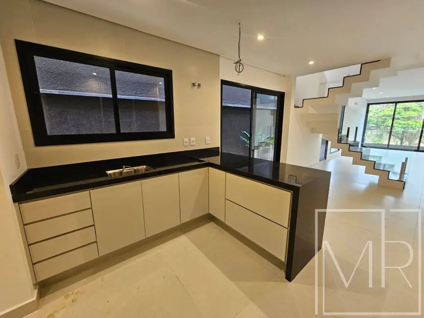 Foto 2 de Casa com 3 quartos à venda, 125m2 em Recreio Maristela, Atibaia - SP
