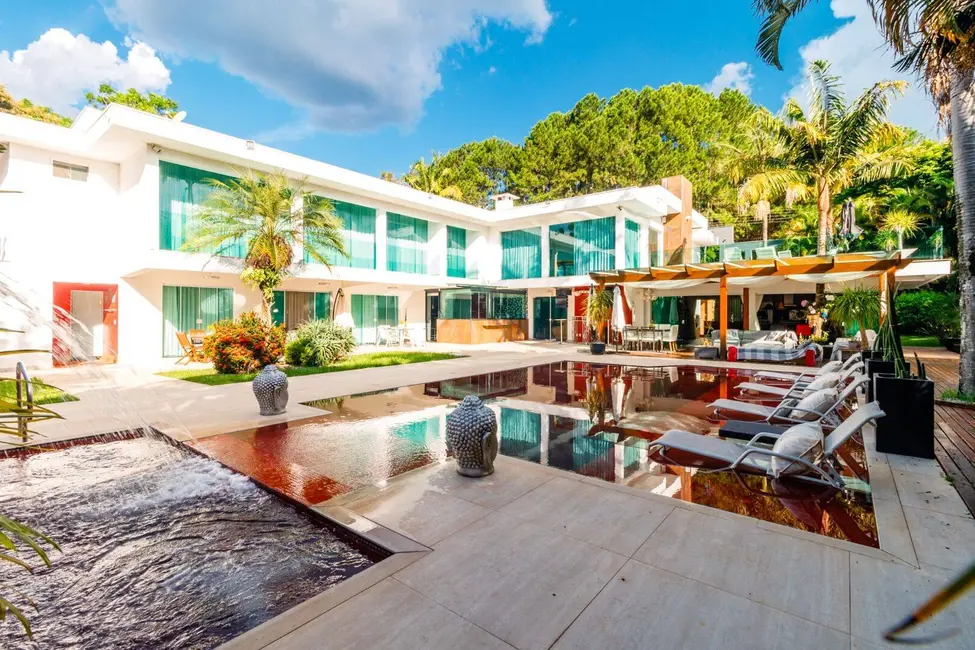 Foto 1 de Casa com 7 quartos à venda, 1432m2 em Cachoeira, Atibaia - SP