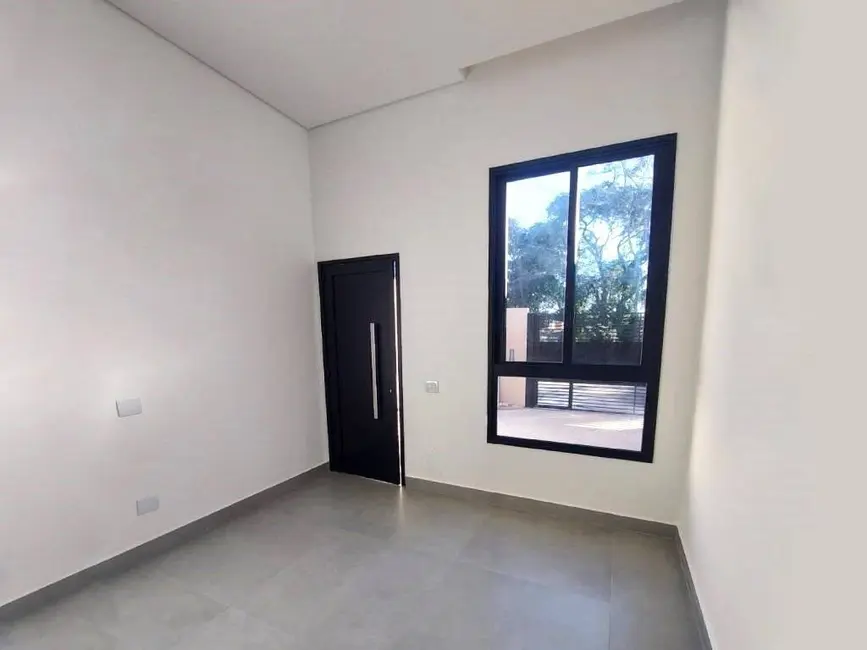 Casa com 3 quartos à venda, 200m2 em Jardim dos Pinheiros, Atibaia - SP - imagem 3 Foto 3 de Casa com 3 quartos à venda, 200m2 em Jardim dos Pinheiros, Atibaia - SP