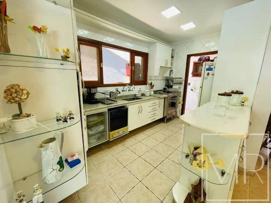 Foto 8 de Casa com 4 quartos à venda, 300m2 em Riviera de São Lourenço, Bertioga - SP