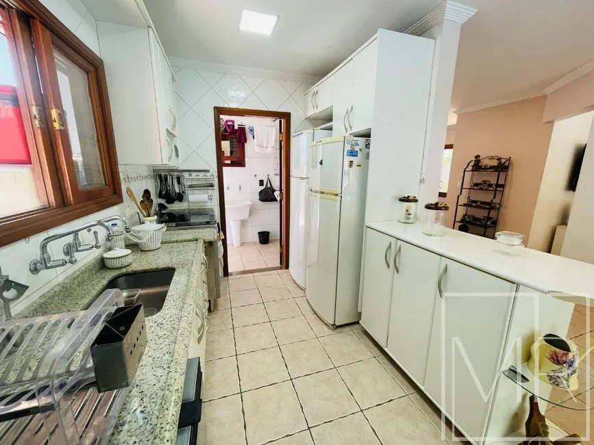 Foto 9 de Casa com 4 quartos à venda, 300m2 em Riviera de São Lourenço, Bertioga - SP