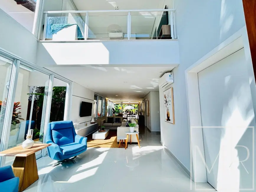 Foto 3 de Casa com 5 quartos à venda, 285m2 em Riviera de São Lourenço, Bertioga - SP