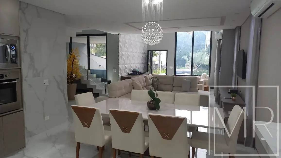 Casa com 5 quartos à venda, 360m2 em Riviera de São Lourenço, Bertioga - SP - imagem 4 Foto 4 de Casa com 5 quartos à venda, 360m2 em Riviera de São Lourenço, Bertioga - SP