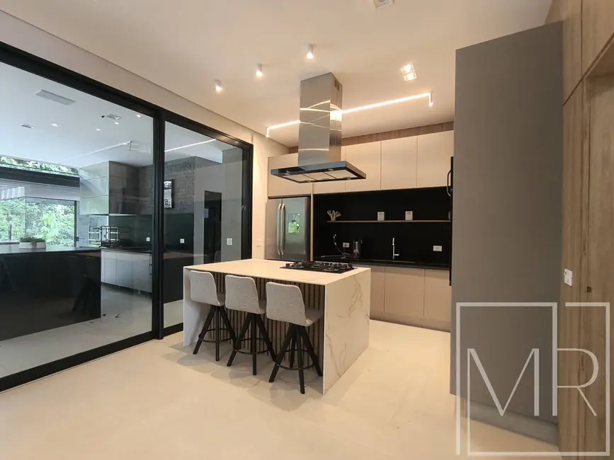 Casa com 5 quartos à venda, 500m2 em Riviera de São Lourenço, Bertioga - SP - imagem 9 Foto 9 de Casa com 5 quartos à venda, 500m2 em Riviera de São Lourenço, Bertioga - SP