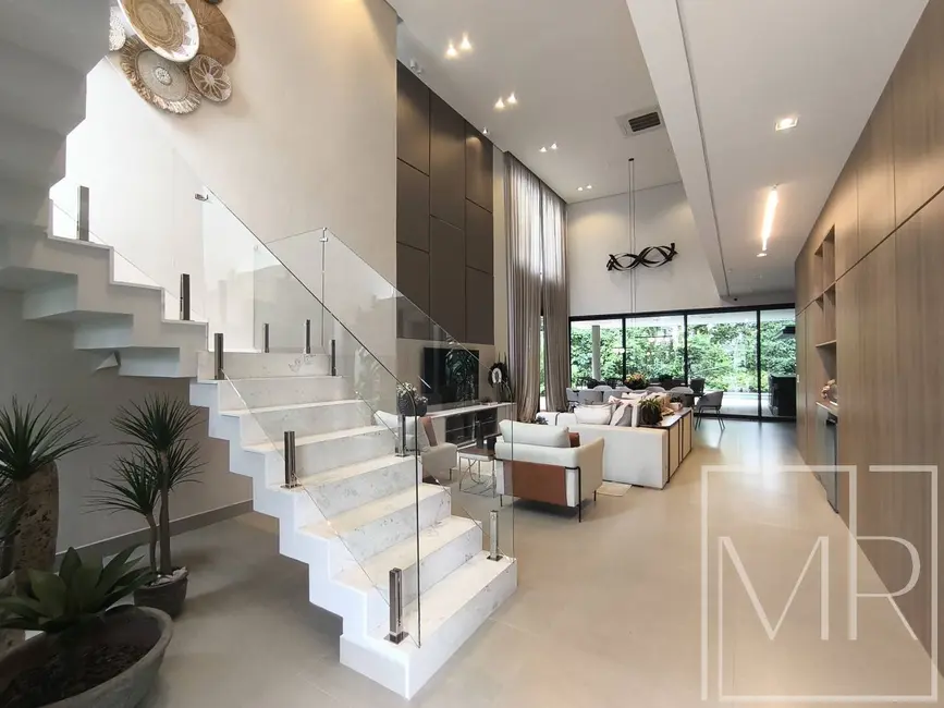 Casa com 5 quartos à venda, 500m2 em Riviera de São Lourenço, Bertioga - SP - imagem 2 Foto 2 de Casa com 5 quartos à venda, 500m2 em Riviera de São Lourenço, Bertioga - SP