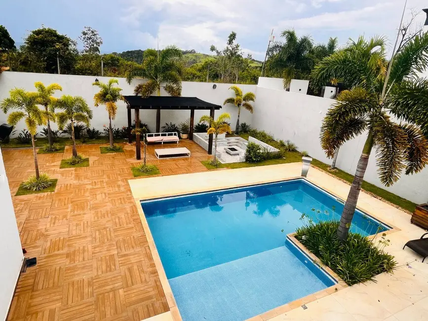 Casa com 4 quartos à venda, 400m2 em Atibaia - SP - imagem 1 Foto 1 de Casa com 4 quartos à venda, 400m2 em Atibaia - SP