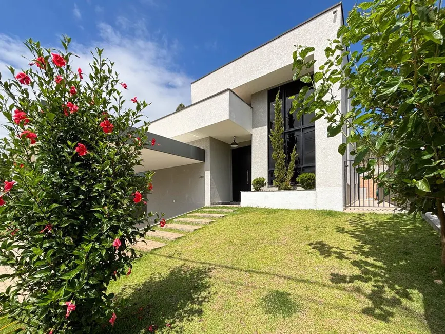 Foto 3 de Casa com 3 quartos à venda, 202m2 em Rio Abaixo, Atibaia - SP