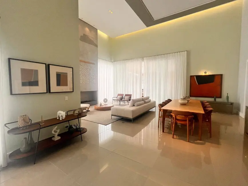 Casa com 4 quartos à venda e para alugar, 570m2 em Chácara Brisa da serra, Atibaia - SP - imagem 5 Foto 5 de Casa com 4 quartos à venda e para alugar, 570m2 em Chácara Brisa da serra, Atibaia - SP