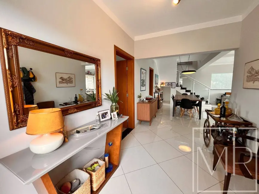 Foto 3 de Casa com 4 quartos à venda, 209m2 em Jardim Jaraguá, Atibaia - SP
