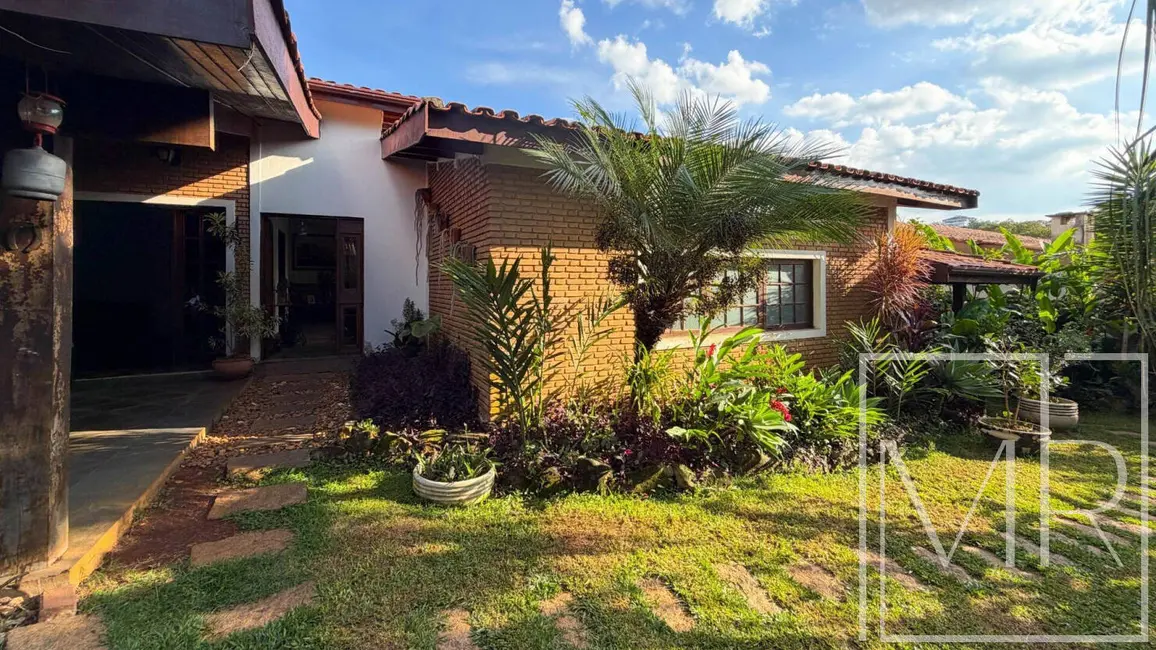 Foto 1 de Casa com 4 quartos à venda, 335m2 em Jardim do Lago, Atibaia - SP