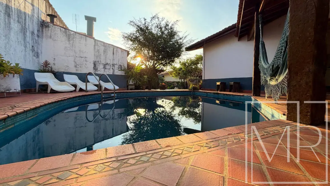 Foto 7 de Casa com 4 quartos à venda, 335m2 em Jardim do Lago, Atibaia - SP