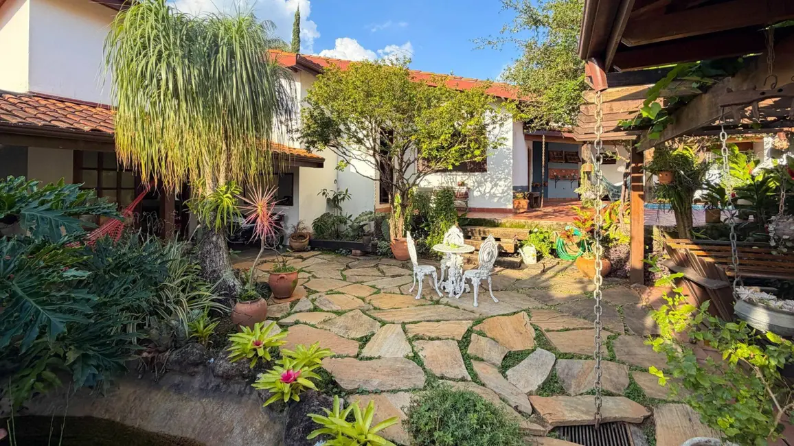 Foto 2 de Casa com 4 quartos à venda, 335m2 em Jardim do Lago, Atibaia - SP