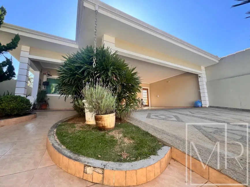 Foto 2 de Casa com 3 quartos à venda, 285m2 em Vila Santista, Atibaia - SP