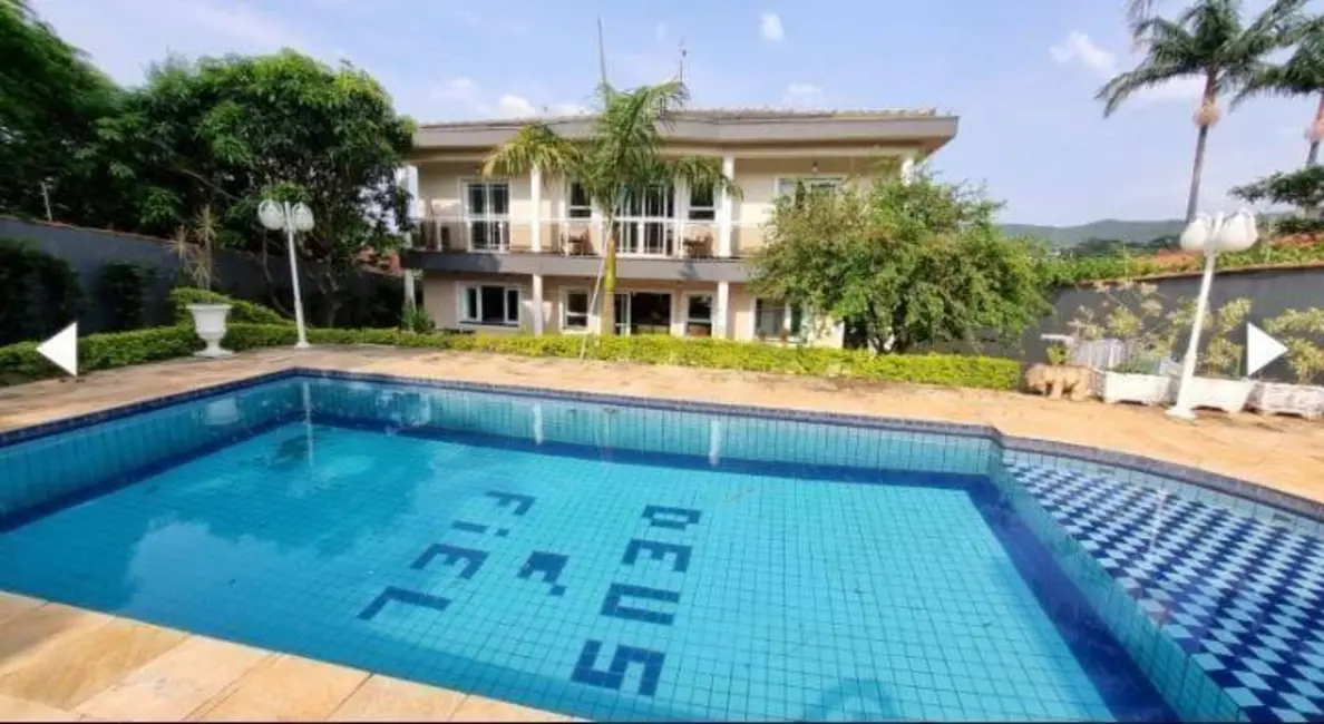 Casa com 6 quartos à venda, 705m2 em Vila Santista, Atibaia - SP - imagem 1 Foto 1 de Casa com 6 quartos à venda, 705m2 em Vila Santista, Atibaia - SP