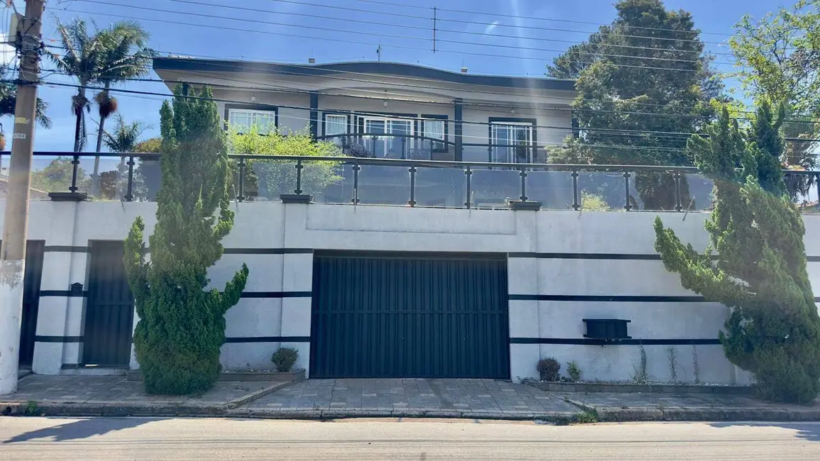 Casa com 6 quartos à venda, 705m2 em Vila Santista, Atibaia - SP - imagem 3 Foto 3 de Casa com 6 quartos à venda, 705m2 em Vila Santista, Atibaia - SP