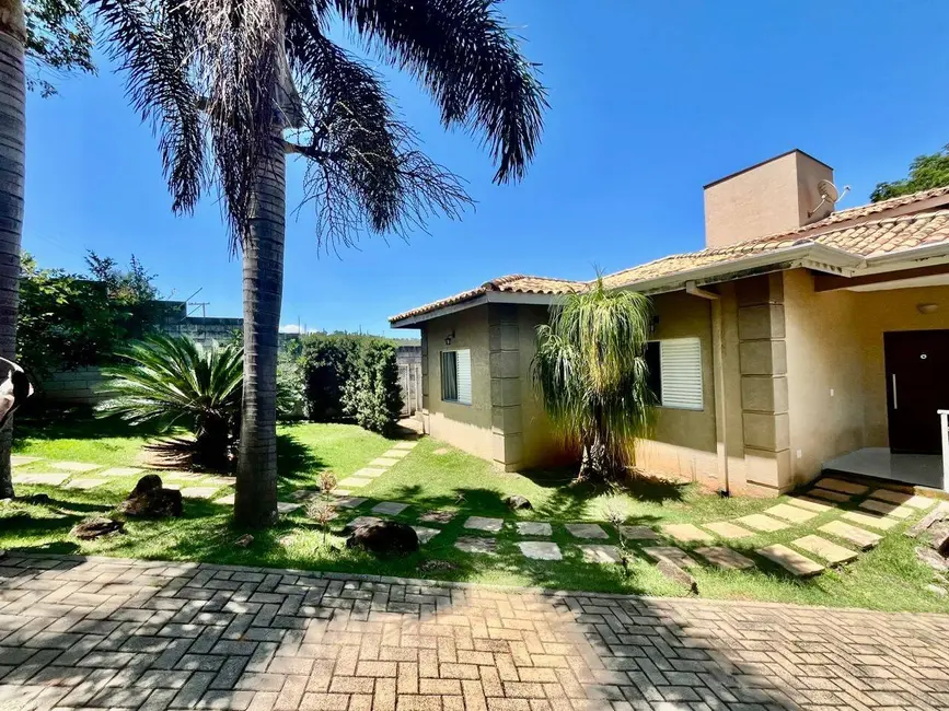 Casa com 4 quartos à venda e para alugar, 1060m2 em Cidade Satélite, Atibaia - SP - imagem 3 Foto 3 de Casa com 4 quartos à venda e para alugar, 1060m2 em Cidade Satélite, Atibaia - SP