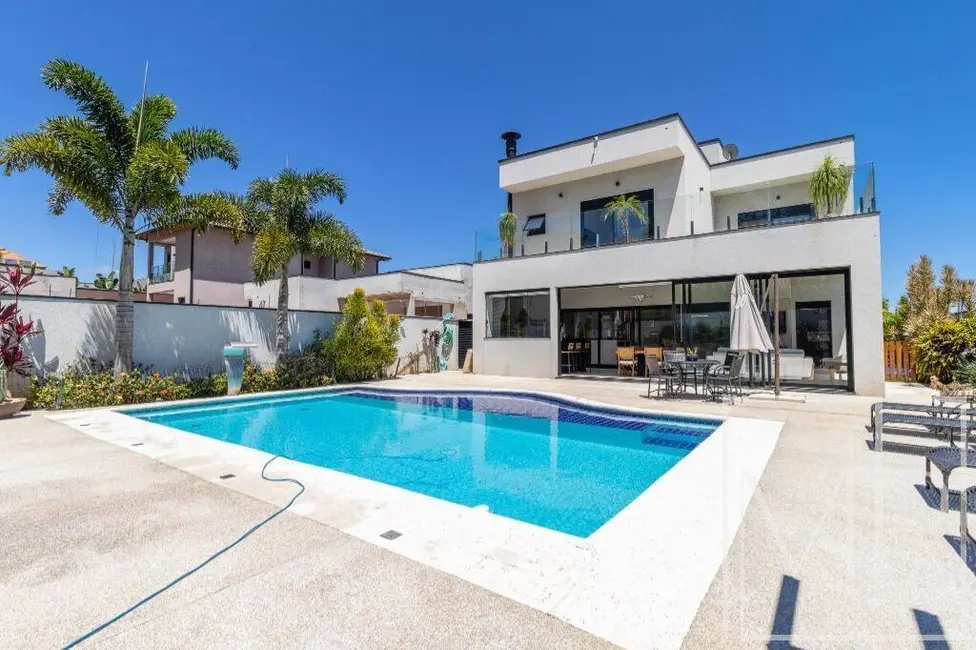 Casa com 4 quartos à venda, 600m2 em Chácara da Colina, Atibaia - SP - imagem 1 Foto 1 de Casa com 4 quartos à venda, 600m2 em Chácara da Colina, Atibaia - SP