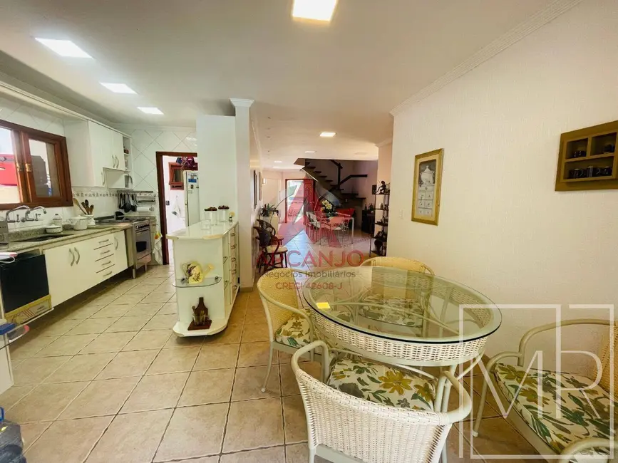 Foto 9 de Casa com 3 quartos à venda, 300m2 em Riviera de São Lourenço, Bertioga - SP