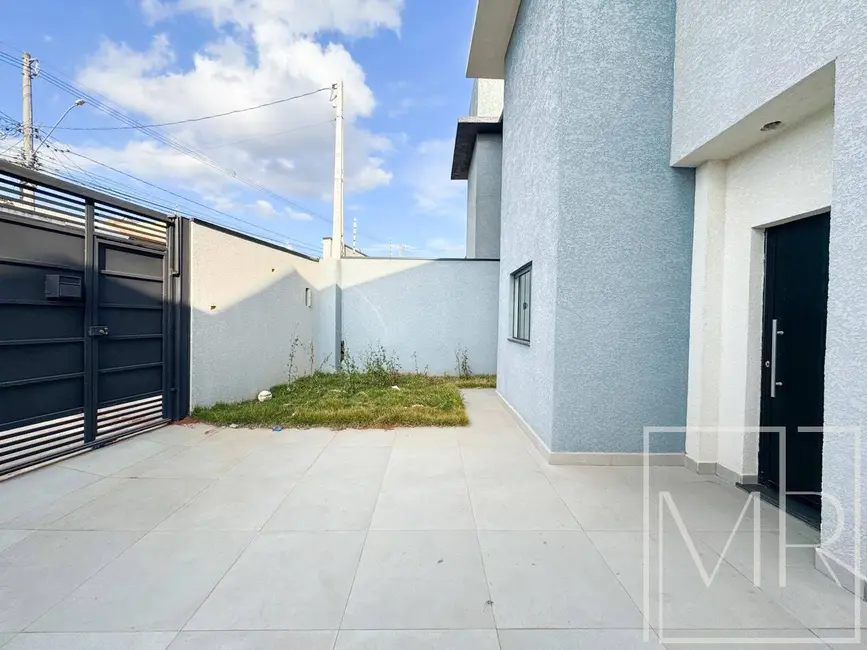 Foto 2 de Casa com 2 quartos à venda, 135m2 em Nova Cerejeira, Atibaia - SP