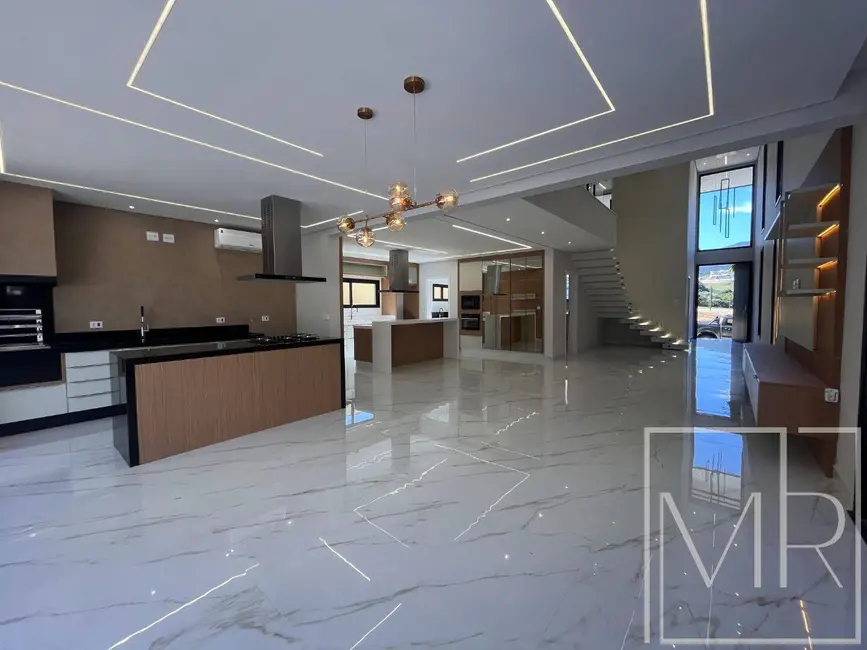 Foto 2 de Casa com 4 quartos à venda, 360m2 em San Fernando Valley, Atibaia - SP