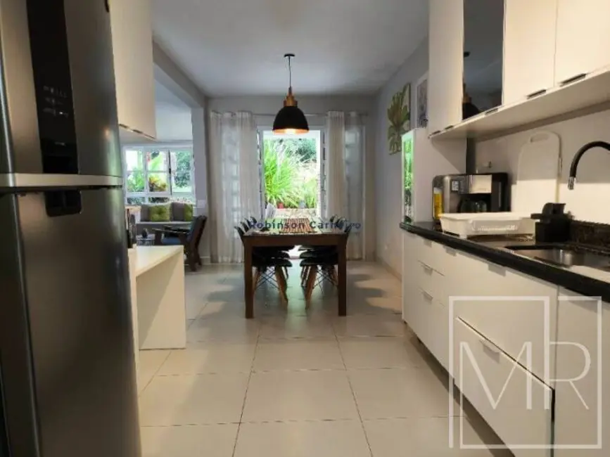 Casa com 3 quartos à venda, 267m2 em Riviera de São Lourenço, Bertioga - SP - imagem 8 Foto 8 de Casa com 3 quartos à venda, 267m2 em Riviera de São Lourenço, Bertioga - SP
