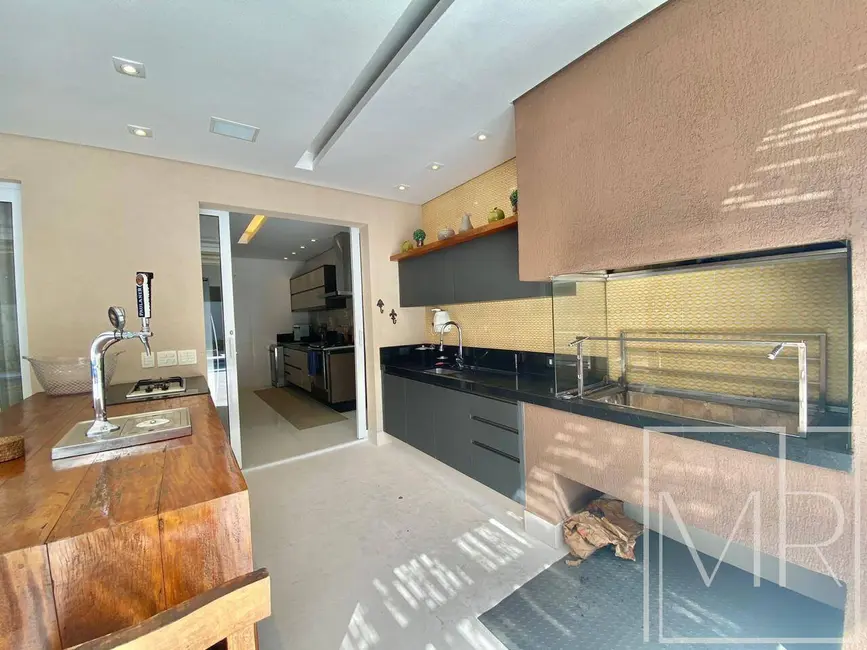 Casa com 5 quartos à venda, 404m2 em Riviera de São Lourenço, Bertioga - SP - imagem 4 Foto 4 de Casa com 5 quartos à venda, 404m2 em Riviera de São Lourenço, Bertioga - SP