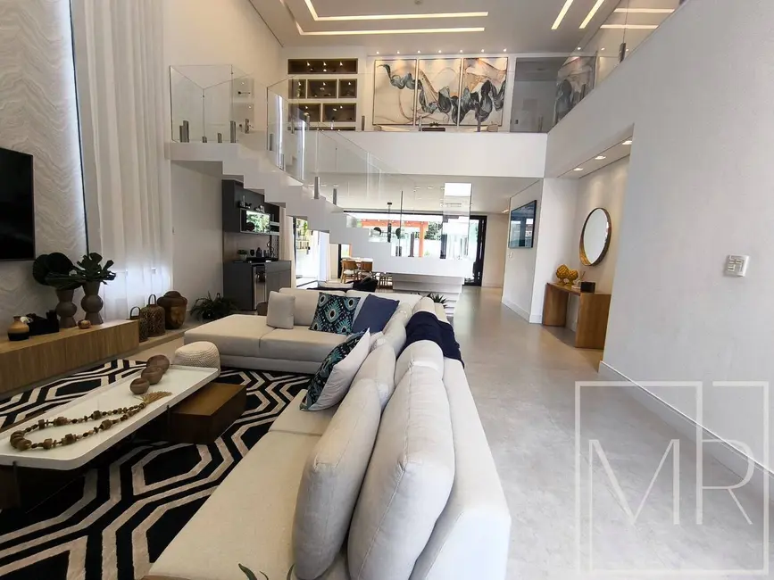 Casa com 6 quartos à venda, 492m2 em Riviera de São Lourenço, Bertioga - SP - imagem 5 Foto 5 de Casa com 6 quartos à venda, 492m2 em Riviera de São Lourenço, Bertioga - SP