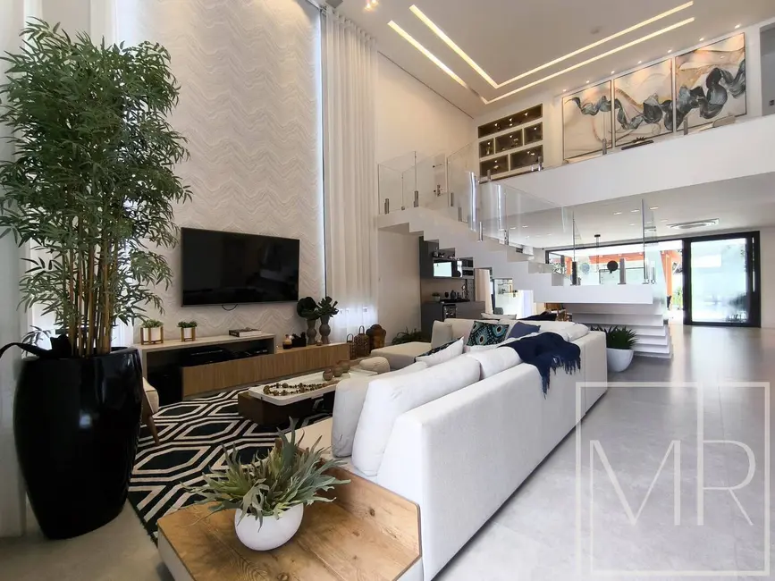 Casa com 6 quartos à venda, 492m2 em Riviera de São Lourenço, Bertioga - SP - imagem 1 Foto 1 de Casa com 6 quartos à venda, 492m2 em Riviera de São Lourenço, Bertioga - SP