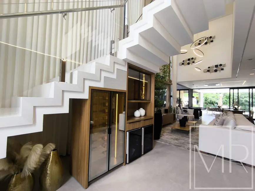 Casa com 6 quartos à venda, 483m2 em Riviera de São Lourenço, Bertioga - SP - imagem 3 Foto 3 de Casa com 6 quartos à venda, 483m2 em Riviera de São Lourenço, Bertioga - SP