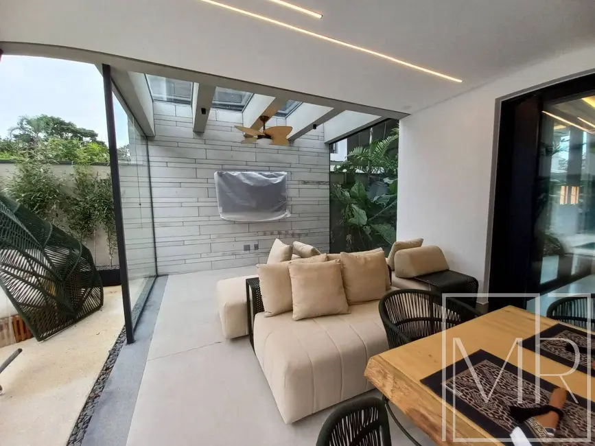 Casa com 6 quartos à venda, 455m2 em Riviera de São Lourenço, Bertioga - SP - imagem 7 Foto 7 de Casa com 6 quartos à venda, 455m2 em Riviera de São Lourenço, Bertioga - SP