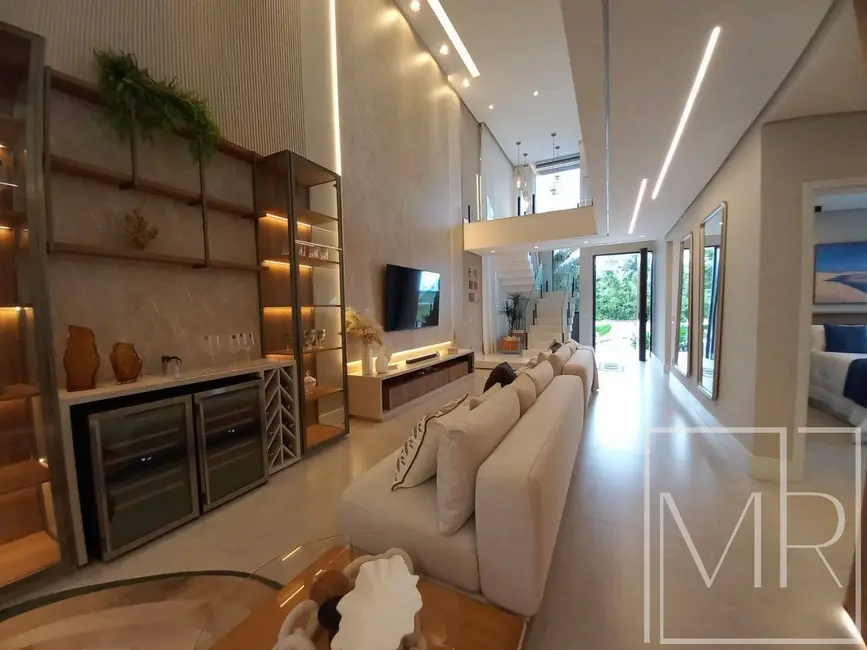 Casa com 6 quartos à venda, 455m2 em Riviera de São Lourenço, Bertioga - SP - imagem 2 Foto 2 de Casa com 6 quartos à venda, 455m2 em Riviera de São Lourenço, Bertioga - SP
