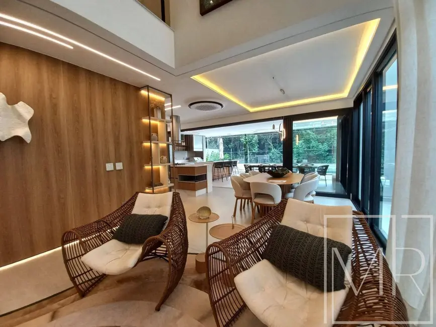 Casa com 6 quartos à venda, 455m2 em Riviera de São Lourenço, Bertioga - SP - imagem 3 Foto 3 de Casa com 6 quartos à venda, 455m2 em Riviera de São Lourenço, Bertioga - SP