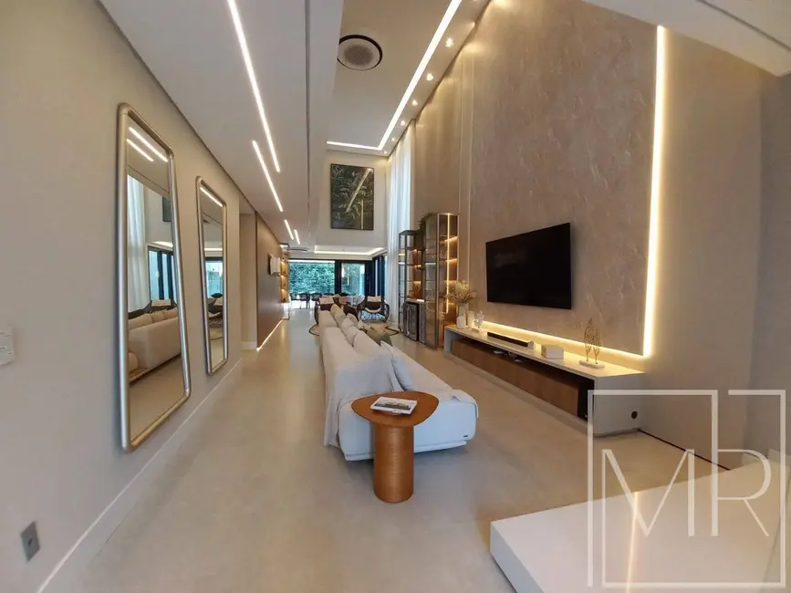 Casa com 6 quartos à venda, 455m2 em Riviera de São Lourenço, Bertioga - SP - imagem 5 Foto 5 de Casa com 6 quartos à venda, 455m2 em Riviera de São Lourenço, Bertioga - SP