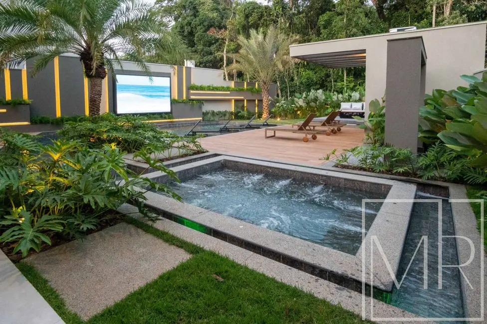 Casa com 7 quartos à venda, 670m2 em Riviera de São Lourenço, Bertioga - SP - imagem 3 Foto 3 de Casa com 7 quartos à venda, 670m2 em Riviera de São Lourenço, Bertioga - SP
