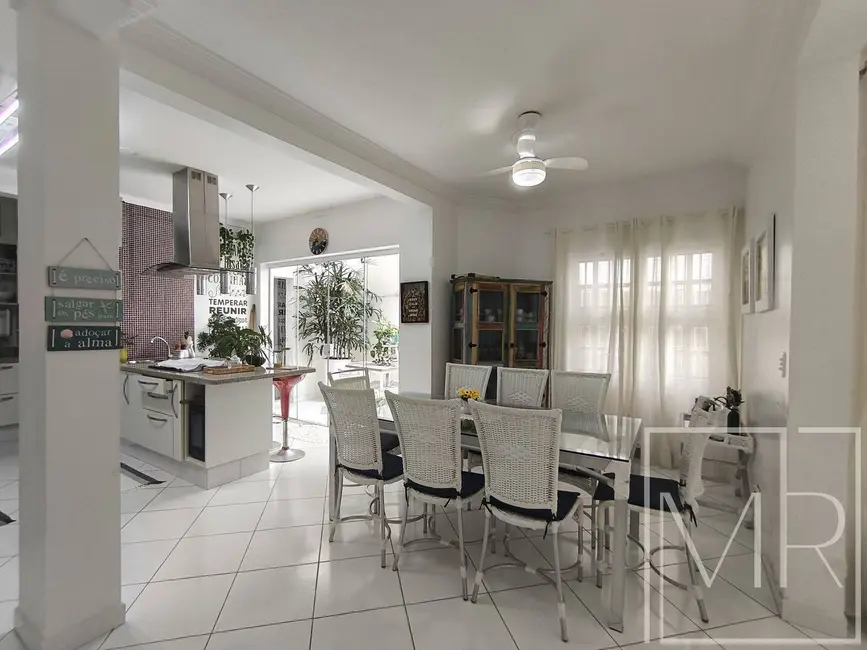Foto 3 de Casa com 4 quartos à venda e para alugar, 164m2 em Riviera de São Lourenço, Bertioga - SP